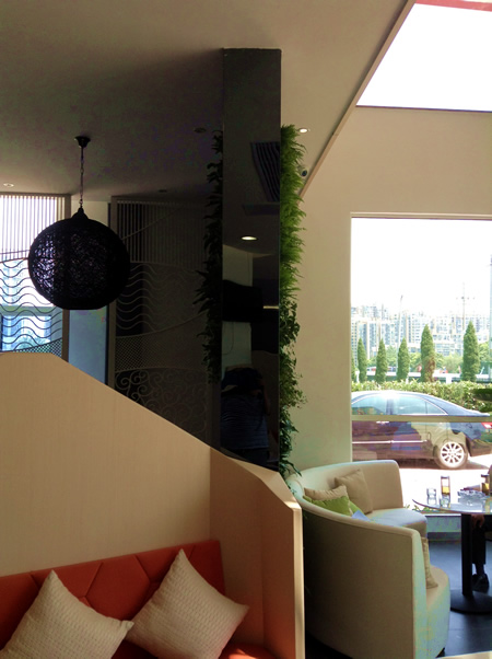 大运城售楼处室内垂直绿化墙2